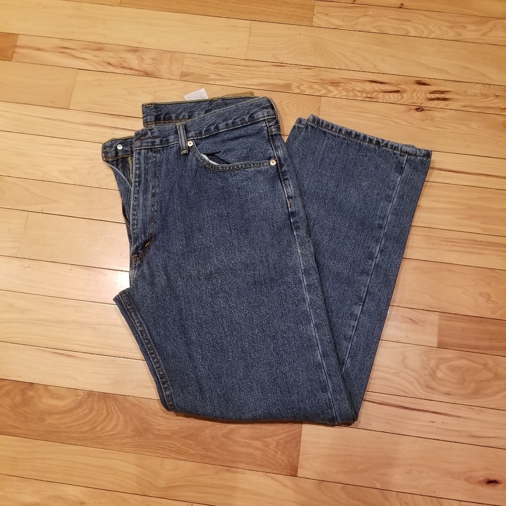 "LEVI JEANS"